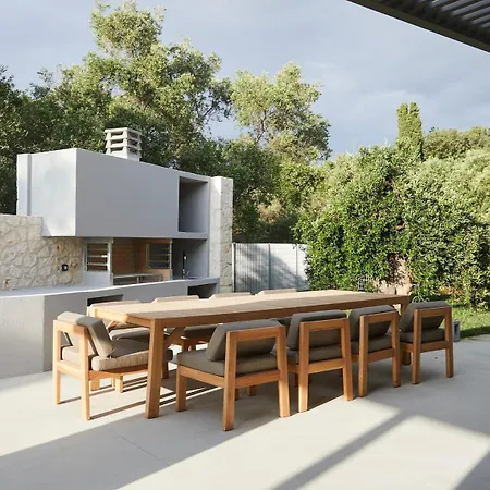 Elegant Villa With Heated Pool