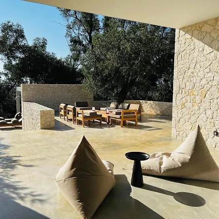 Elegant With Heated Pool Apartamento