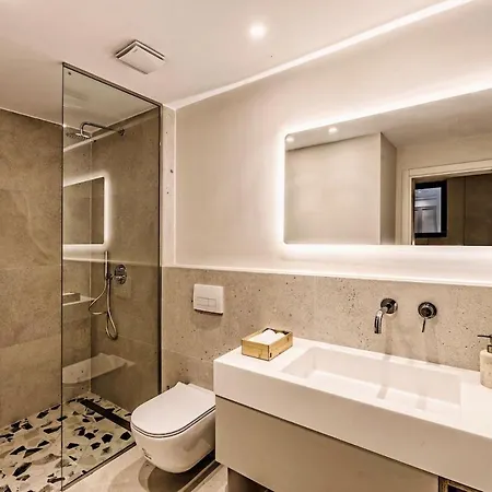 Elegant With Heated Pool